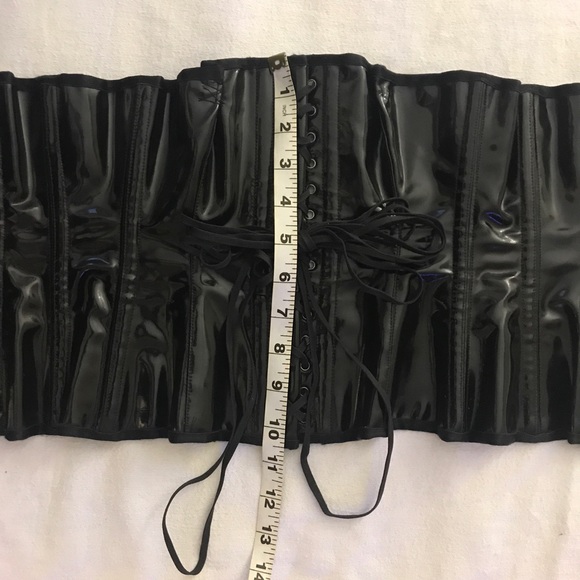 Vintage Black Patent Beauty Corset - Picture 10 of 14